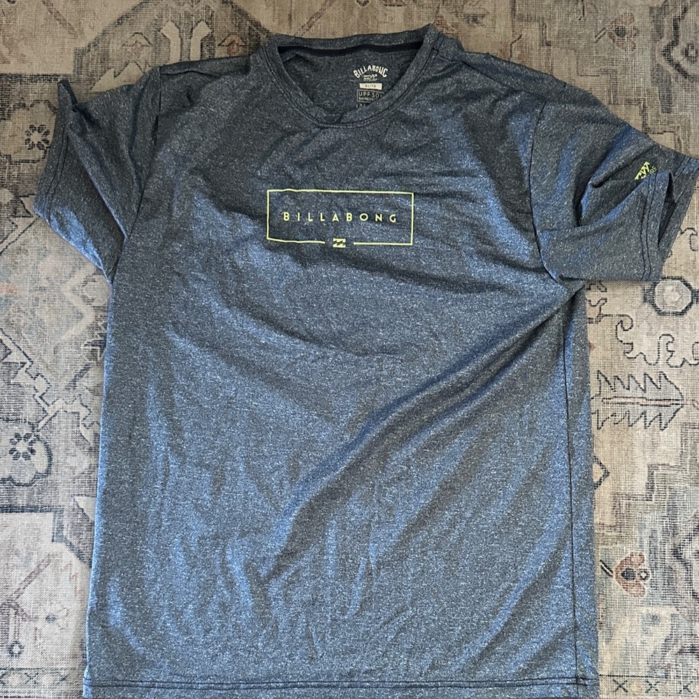 Billabong boys xl Heathered Gray Tee with Yellow Accents